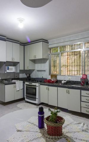 Casa à venda com 255m², 4 quartos e 3 vagasCozinha