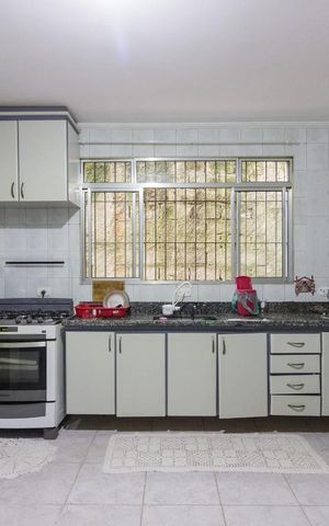 Casa à venda com 255m², 4 quartos e 3 vagasCozinha
