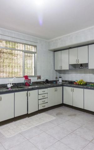 Casa à venda com 255m², 4 quartos e 3 vagasCozinha