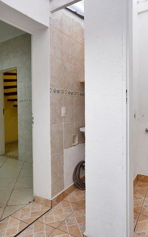Casa para alugar com 90m², 2 quartos e sem vagaLavanderia