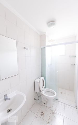 Apartamento à venda com 74m², 2 quartos e 1 vaga Apartamento à venda com 74m², 2 quartos e 1 vagaBanheiro Social