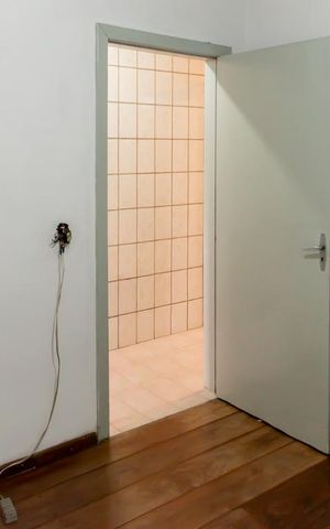 Casa à venda com 220m², 4 quartos e 4 vagas Casa à venda com 220m², 4 quartos e 4 vagasCasa 2 - Quarto