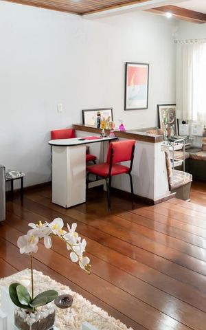 Casa à venda com 220m², 4 quartos e 4 vagas Casa à venda com 220m², 4 quartos e 4 vagasCasa 1 - Sala