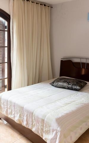 Casa à venda com 220m², 4 quartos e 4 vagas Casa à venda com 220m², 4 quartos e 4 vagasCasa 1 - Suite