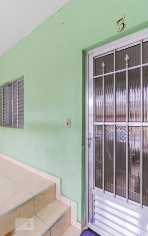 Casa à venda com 60m², 2 quartos e sem vaga Casa à venda com 60m², 2 quartos e sem vagaFrente