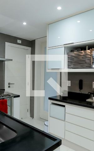 Apartamento para alugar com 95m², 3 quartos e sem vaga Apartamento para alugar com 95m², 3 quartos e sem vagaCozinha