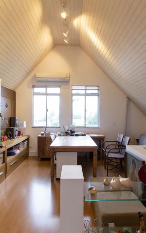 Casa de condomínio à venda com 230m², 3 quartos e 2 vagas