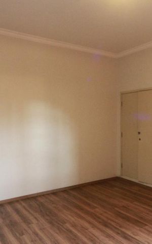 Apartamento à venda com 100m², 2 quartos e sem vagaSala