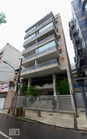 Apartamento à venda com 165m², 3 quartos e 1 vagaFachada e portaria