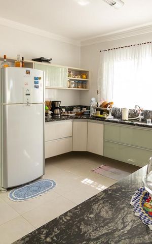 Casa à venda com 330m², 3 quartos e 4 vagasCozinha