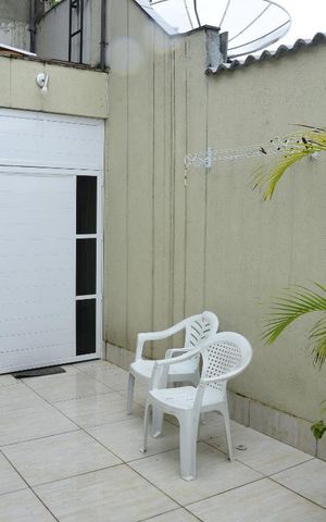 Casa à venda com 100m², 3 quartos e sem vagaÁrea externa
