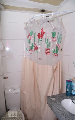 Casa à venda com 100m², 3 quartos e sem vagaBanheiro do Quarto 1