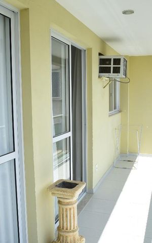 Casa de condomínio à venda com 115m², 3 quartos e 2 vagasVaranda