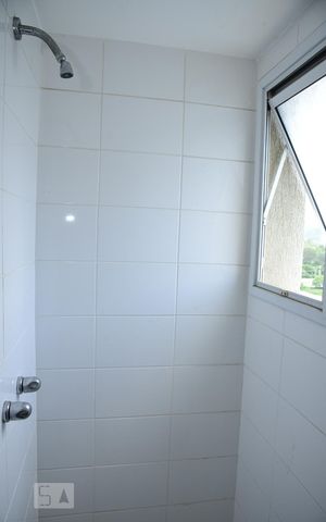 Casa de condomínio à venda com 115m², 3 quartos e 2 vagasBanheiro de Serviço