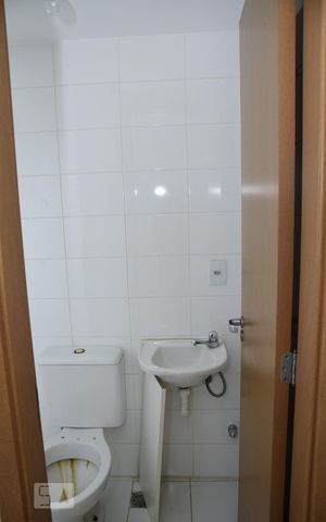 Casa de condomínio à venda com 115m², 3 quartos e 2 vagasBanheiro de Serviço