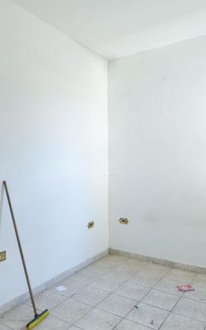Casa à venda com 343m², 4 quartos e 2 vagas Casa à venda com 343m², 4 quartos e 2 vagasQuarto 3