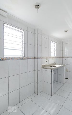 Casa à venda com 343m², 4 quartos e 2 vagas Casa à venda com 343m², 4 quartos e 2 vagasCozinha da suíte