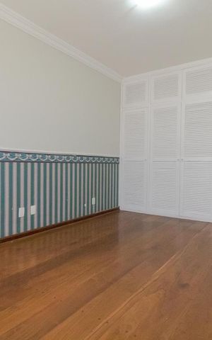 Casa para alugar com 650m², 4 quartos e 8 vagas Casa para alugar com 650m², 4 quartos e 8 vagasSuíte 01