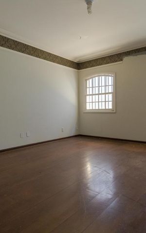 Casa para alugar com 650m², 4 quartos e 8 vagas Casa para alugar com 650m², 4 quartos e 8 vagasSala de Jantar