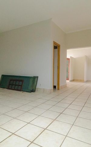 Casa para alugar com 650m², 4 quartos e 8 vagas Casa para alugar com 650m², 4 quartos e 8 vagasGaragem