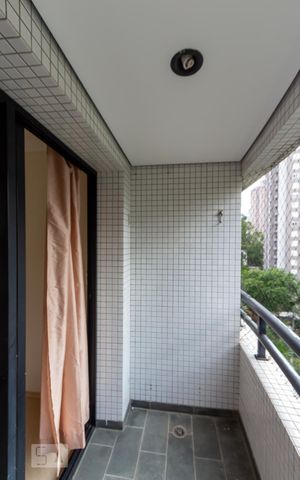 Apartamento à venda com 58m², 2 quartos e 1 vaga Apartamento à venda com 58m², 2 quartos e 1 vagaVaranda