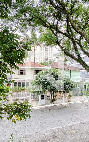 Casa à venda com 400m², 5 quartos e 4 vagasVista da Suíte
