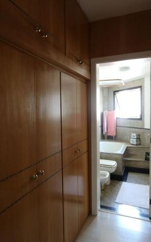 Apartamento à venda com 228m², 4 quartos e 4 vagassuite 4