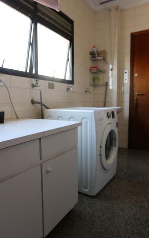 Apartamento à venda com 228m², 4 quartos e 4 vagasarea de serviço