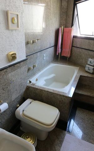 Apartamento à venda com 228m², 4 quartos e 4 vagassuite 4