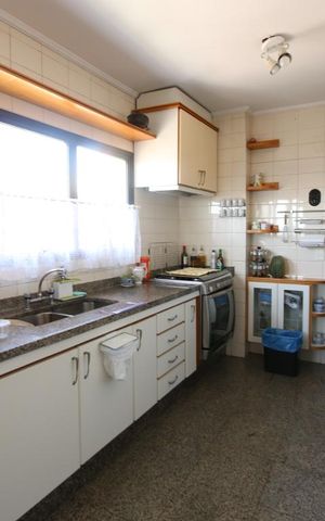 Apartamento à venda com 228m², 4 quartos e 4 vagascozinha