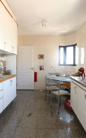 Apartamento à venda com 228m², 4 quartos e 4 vagascozinha