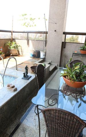 Apartamento à venda com 228m², 4 quartos e 4 vagasvaranda