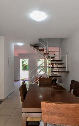 Casa à venda com 90m², 3 quartos e 2 vagas Casa à venda com 90m², 3 quartos e 2 vagasSala de Jantar