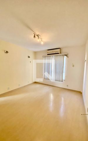 Apartamento à venda com 47m², 1 quarto e 1 vagaSala