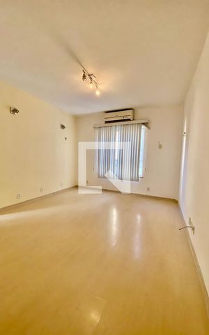 Apartamento à venda com 47m², 1 quarto e 1 vagaSala