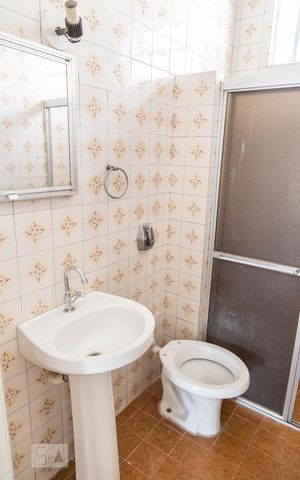 Casa para alugar com 80m², 2 quartos e sem vaga Casa para alugar com 80m², 2 quartos e sem vagaBanheiro