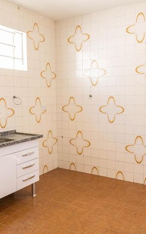 Casa para alugar com 80m², 2 quartos e sem vaga Casa para alugar com 80m², 2 quartos e sem vagaCozinha