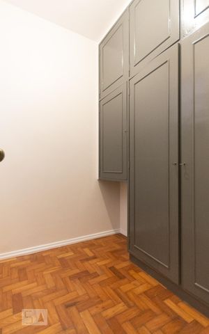 Apartamento para alugar com 80m², 2 quartos e sem vagaQuarto de Serviço