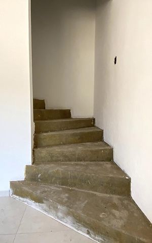 Casa à venda com 134m², 3 quartos e 1 vagaEscada