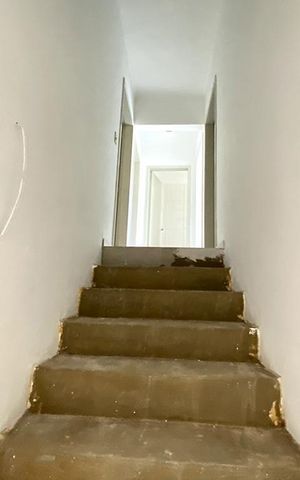 Casa à venda com 134m², 3 quartos e 1 vagaEscada