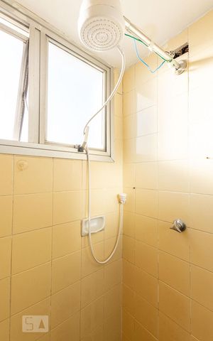 Apartamento à venda com 110m², 2 quartos e 1 vaga Apartamento à venda com 110m², 2 quartos e 1 vagaBanheiro da Suite