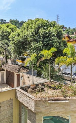 Casa à venda com 290m², 4 quartos e 2 vagas Casa à venda com 290m², 4 quartos e 2 vagasVista Varanda Quarto 2 - Suíte