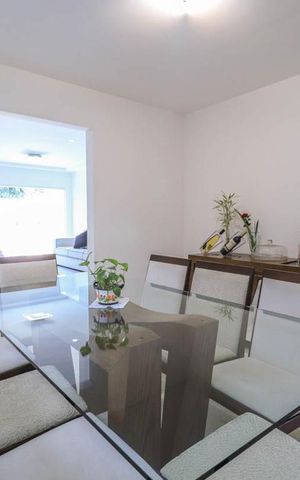 Casa à venda com 290m², 4 quartos e 2 vagas Casa à venda com 290m², 4 quartos e 2 vagasSala de Jantar
