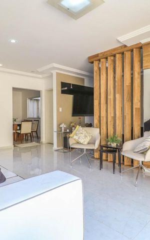 Casa à venda com 290m², 4 quartos e 2 vagas Casa à venda com 290m², 4 quartos e 2 vagasSala