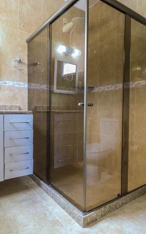 Casa à venda com 290m², 4 quartos e 2 vagas Casa à venda com 290m², 4 quartos e 2 vagasBanheiro Quarto 4 - Suíte