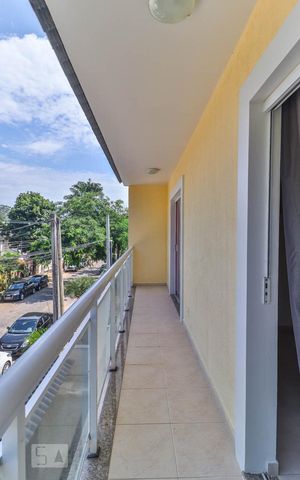 Casa à venda com 290m², 4 quartos e 2 vagas Casa à venda com 290m², 4 quartos e 2 vagasVaranda Quarto 3 e Quarto 4