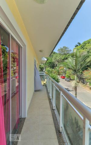 Casa à venda com 290m², 4 quartos e 2 vagas Casa à venda com 290m², 4 quartos e 2 vagasVaranda Quarto 3 e Quarto 4