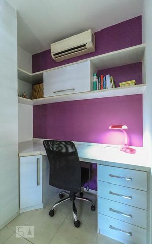 Casa à venda com 290m², 4 quartos e 2 vagas Casa à venda com 290m², 4 quartos e 2 vagasQuarto 4 - Suíte