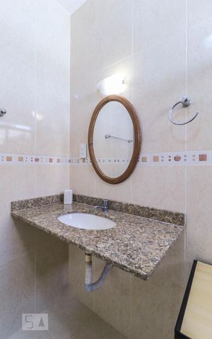 Casa à venda com 290m², 4 quartos e 2 vagas Casa à venda com 290m², 4 quartos e 2 vagasBanheiro Social