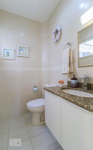 Casa à venda com 290m², 4 quartos e 2 vagas Casa à venda com 290m², 4 quartos e 2 vagasLavabo
